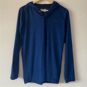 Under Armour hooded long sleeve loose fit gym shirt.
Mens Small
